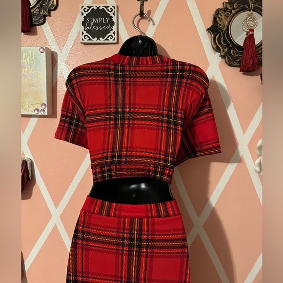 It’s Plaid Body con Dress - Picture 3 of 8